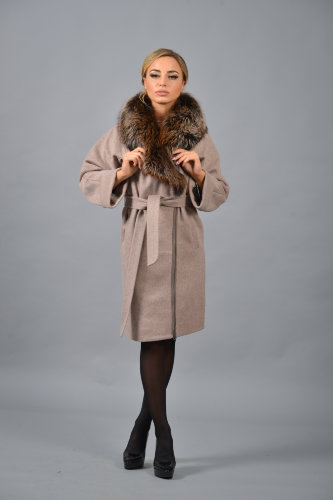 Пальто утепленное ворот мех чернобурой лисы   